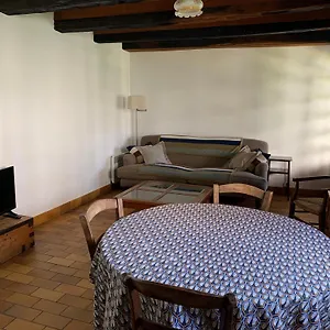 Spacious In A Charming, Tranquil Village Appartement